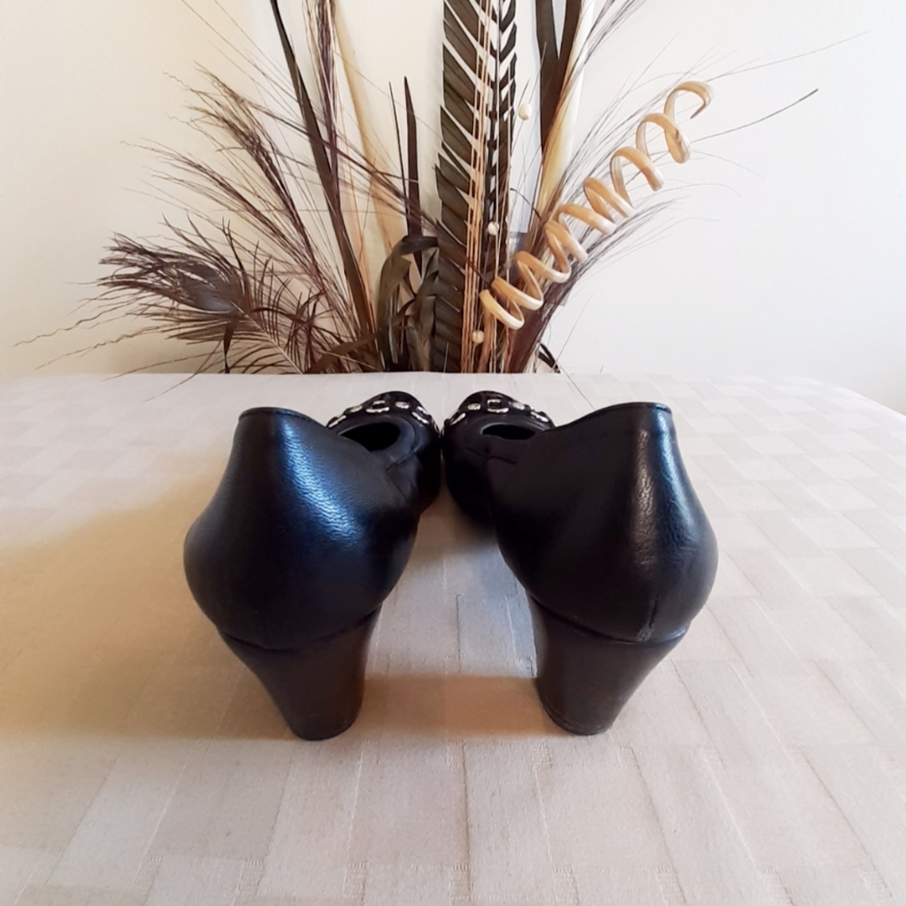 AGL Black Leather Cap Toe Block Heel Pumps - Picture 5 of 11